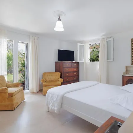 - Seaview And Garden شقة